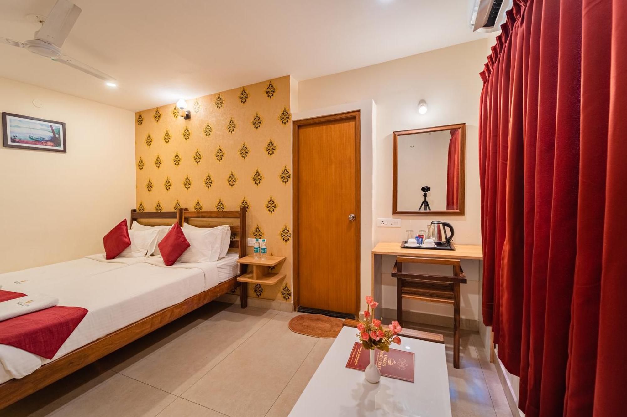 Hotel VI Park - City Centre Pondicherry Eksteriør bilde